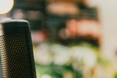 Sinema masası ortamı. Yakın çekim kumaş, bulanık teknoloji arka plan, yaratıcı kullanım için ideal..