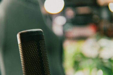 Sinema masası ortamı. Yakın çekim kumaş, bulanık teknoloji arka plan, yaratıcı kullanım için ideal..