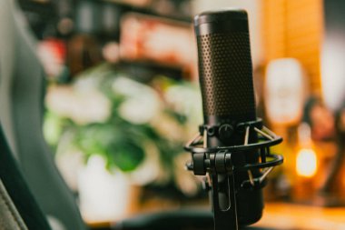 Sinema masası ortamı. Yakın çekim kumaş, bulanık teknoloji arka plan, yaratıcı kullanım için ideal..