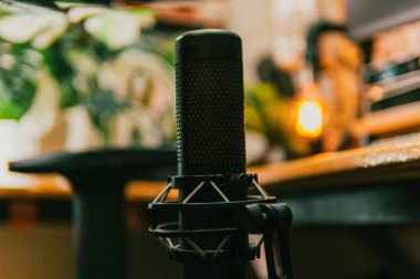 Sinema masası ortamı. Yakın çekim kumaş, bulanık teknoloji arka plan, yaratıcı kullanım için ideal..