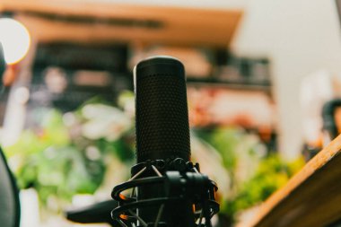 Sinema masası ortamı. Yakın çekim kumaş, bulanık teknoloji arka plan, yaratıcı kullanım için ideal..