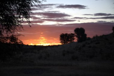İspanya 'nın güneyindeki dağda gün batımı