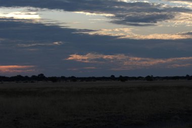 Dağlarda güzel bir gün batımı