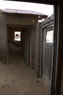 abandoned building in the city of petra, jordan