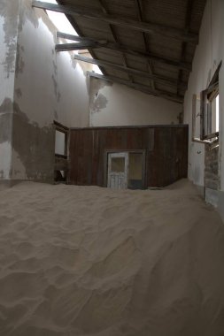 Çölde kum tepeciği