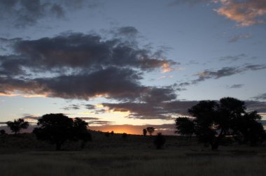 Dağın üzerinden gün batımı
