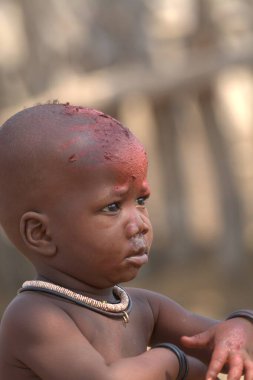 Bir çocuğun portresi, yakın çekim.