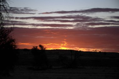 Dağlarda güzel bir gün batımı