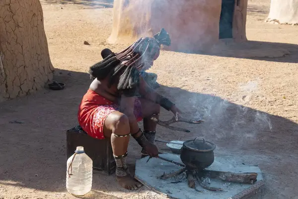 Etiyopya 'daki Afrika kabilesi