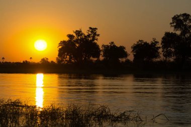 Akşamları gölün güzel manzarası