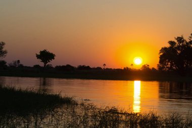 Gölde güzel bir gün batımı