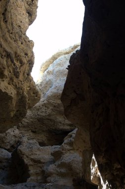 Dağlardaki güzel mağara