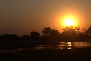 Dağlarda güzel bir gün batımı
