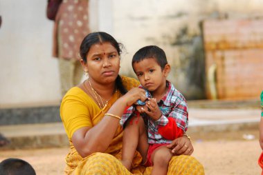 Anne ile bebek portresi