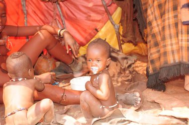 Hampi köyünün çocukları.