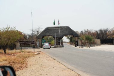 Namibya eyaletinin ölü kasabasında yol.