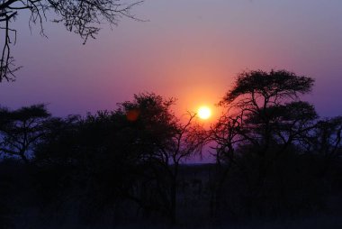 Dağlarda güzel bir gün batımı