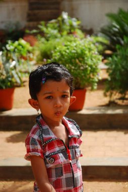 Hint köyündeki Hintli çocuk.