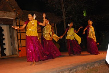 Hindistan 'da geleneksel halk dansı