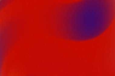 Yumuşak akış şekilleri ve dokuları olan soyut kırmızı ve mor gradyan arkaplan