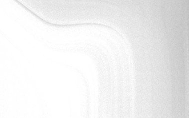 Yumuşak eğrileri ve ince eğimleri olan soyut beyaz arkaplan, minimalist tasarımlar için ideal
