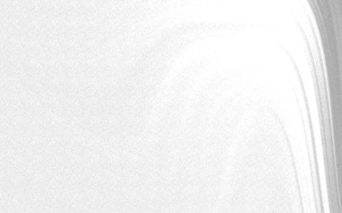 Yumuşak eğimli ve ince gölgeli soyut beyaz doku, sakin bir arkaplan oluşturur