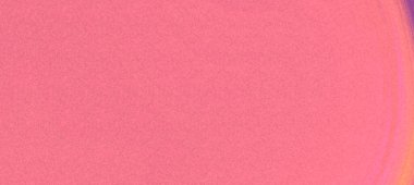 Tasarım kullanımı için yumuşak pembe renkleri ve ince dokusu olan soyut eğimli arkaplan