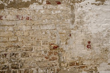 Peeling Boya ile Tuğla Duvar