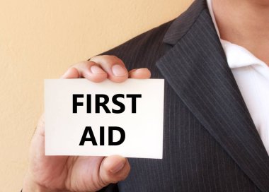 Beyaz kart bir işadamı tarafından sunan ilk yardım bilinmiyor