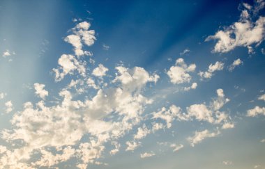 beyaz bulutlar mavi gökyüzü arka plan, güzel gökyüzü ile