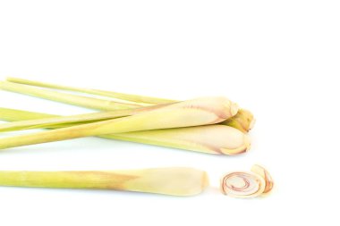 Beyaz arka planda taze limon çimeni