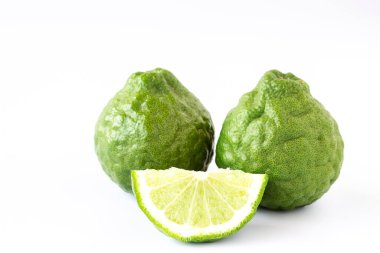 Bergamot meyve beyaz bir arka plan üzerinde kapatın