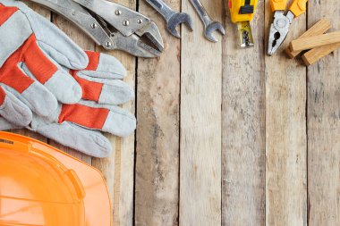 İşçi Bayramı, Amerika Birleşik Devletleri 'nin federal bayramıdır. Onarım ekipmanları ve bir sürü kullanışlı alet. Kullanım ve tasarım için kopyalama alanı olan üst görünüm. İş ve endüstri kavramı.