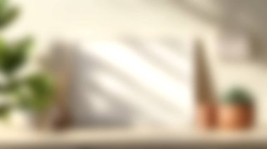 Bereketli bitkilerle çevrili ahşap bir rafta boş bir çerçeve bulunan sakin bir minimalist dekor. Doğal ışık yumuşak gölgeler bırakır, sakin bir atmosfer yaratır..