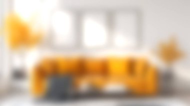 Zarif vazolarda süslü bitkilerin yanında yumuşak yastıklarla süslenmiş rahat sarı bir kanepenin olduğu canlı bir oturma odası..