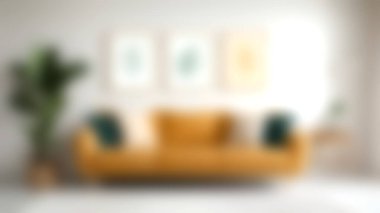 Parlak ve davetkar oturma odasında dekoratif yastıklarla eşleştirilmiş bir hardal kanepesi, şık botanik duvar sanatı ve bereketli kapalı yer bitkileri, rahat bir atmosfer yaratıyor..