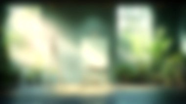 Canlı yeşil bitkiler ve yumuşak güneş ışığıyla çevrili sehpada boş bir tuval bulunan sakin bir sanat stüdyosu yaratıcılık ve ilham için ideal..