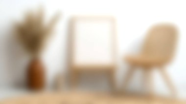 Minimalist bir sandalye ve bitkilerle dolu doğal bir vazo içeren modern iç tasarım. Yumuşak renkler rahat ve davetkar bir atmosfer yaratır. Rahatlamak için mükemmel..