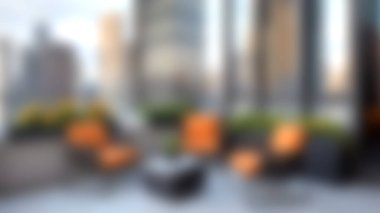 Bu büyüleyici görüntü şık bir şehir balkonunu sergiliyor rahat bir oturma ve yemyeşil, gün batımında çarpıcı bir şehrin ufuk çizgisinin keyfini çıkarırken rahatlamak için mükemmel.