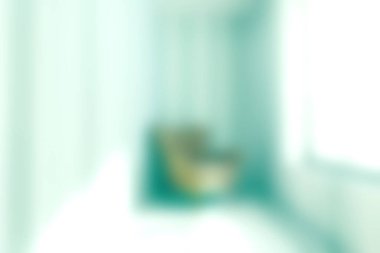 Yumuşak odaklı bir oturma odasında, modern mobilya ve doğal ışık sergilenen sakin bir atmosfer hissedin. Yaşam tarzı betimlemesi için ideal.