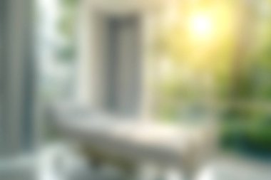 Yumuşak güneş ışığıyla aydınlatılan, yemyeşil yemyeşil bir banyo sahnesi. Tasarım rahatlamayı ve sakinliği teşvik eder, sağlık alanları için uygundur..