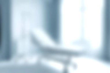 Minimalist mobilyaların yer aldığı modern bir odanın yumuşak odaklı görüntüsü. Parlak ve havadar ortam şık bir tasarım ile rahatlığı ve rahatlığı teşvik eder..