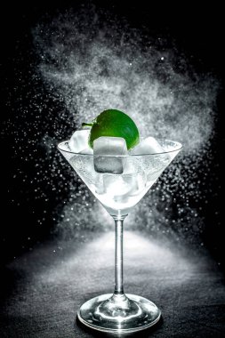 Yeşil Elma ve Buzlu Tazelik Kokteyli