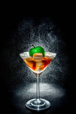 Yeşil Elma ve Buzlu Tazelik Kokteyli