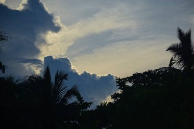 Hint köyünde güzel bir gün batımı.