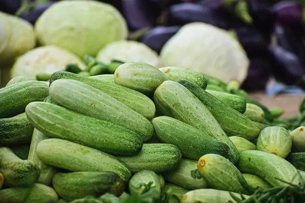 Pazar taze salatalık