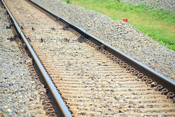 Demiryolu parça ve raylar.