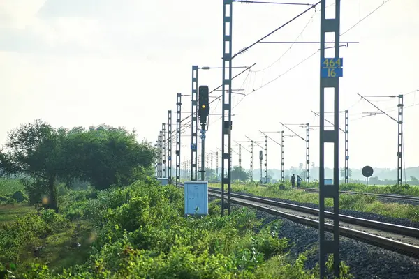 Köydeki tren rayları.