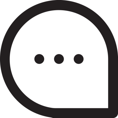 Siyah beyaz yorum simgesi, şeffaf arkaplan ile PNG biçiminde sunulmuştur. Basit ve minimalist tasarım, UI / UX, web uygulamaları, geri bildirim bölümleri veya iletişim görselleri için mükemmel. Çok yönlü dijital kullanım için temiz satırlar