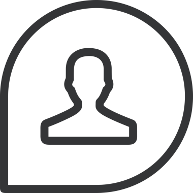 Siyah beyaz yorum simgesi, şeffaf arkaplan ile PNG biçiminde sunulmuştur. Basit ve minimalist tasarım, UI / UX, web uygulamaları, geri bildirim bölümleri veya iletişim görselleri için mükemmel. Çok yönlü dijital kullanım için temiz satırlar